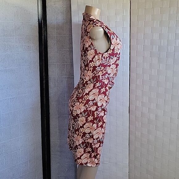 BRAND NEW STELLA & JULIE FLORAL PRINT DESIGN MULTI-COLOR SLEEVELESS SHEATH DRESS - Picture 4 of 10